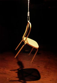 Suicidal WC: White Chair, par Khaled D. Ramadan